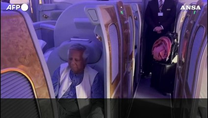 Bangladesh, l'arrivo del Premio Nobel per la Pace Muhammad Yunus