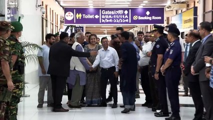 El nobel Yunus regresa a Bangladés y promete restaurar "la ley y el orden"