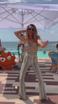 Flavia Mihasan - 20-24.07.2023 \ Reel vechi (16.03.2023).Alina Tănasă. \Living, workout. La Colors Experience. Parc,puradei.\La mare,Venus, Mera Hotels.Piscină,plajă.\Super Neatza de Weekend, Mera Onix. Pe plajă, dans.\Reclamă cosmetice.