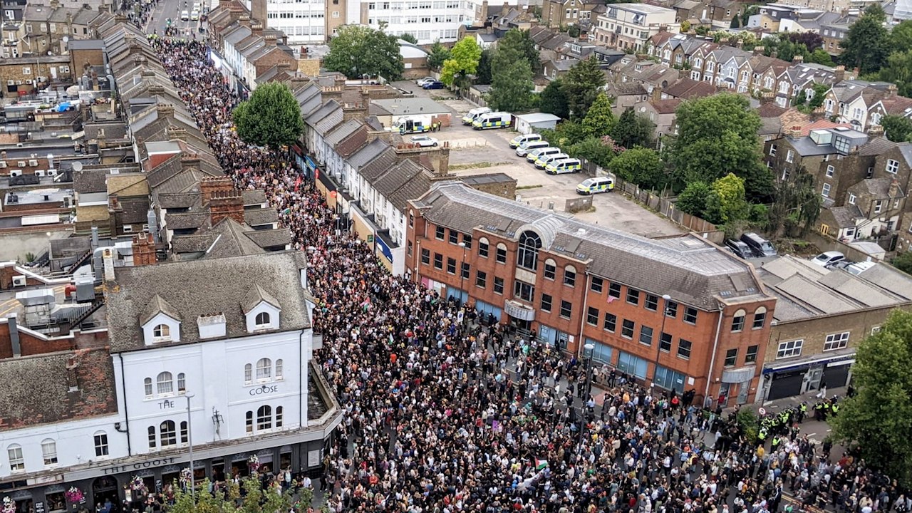 Videos show sheer scale of counter protests in Bristol and London