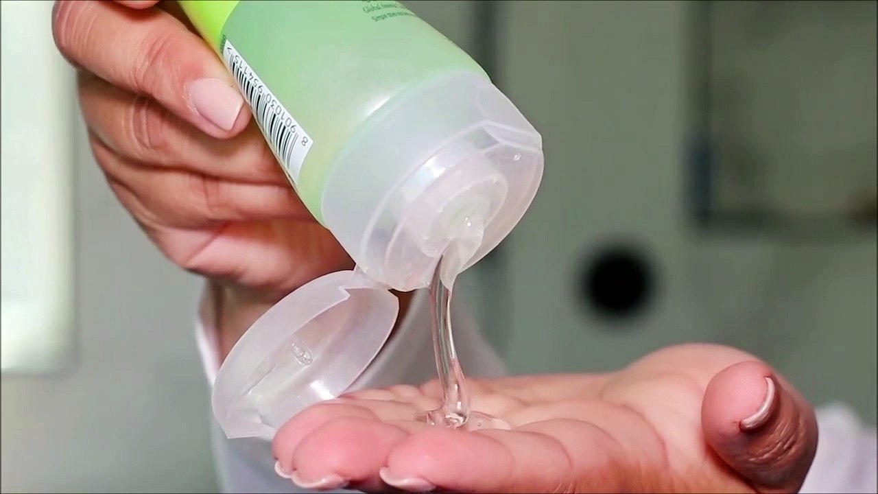 Skin cleansing oil method
