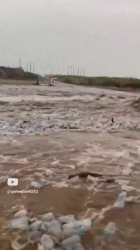 Man almost swept away by flash flood in Mecca, Saudi Arabia (August 6, 2024). #flashnews #flood