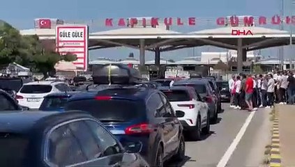 Tatil bitti, akın akın Türkiye'yi terk ediyorlar