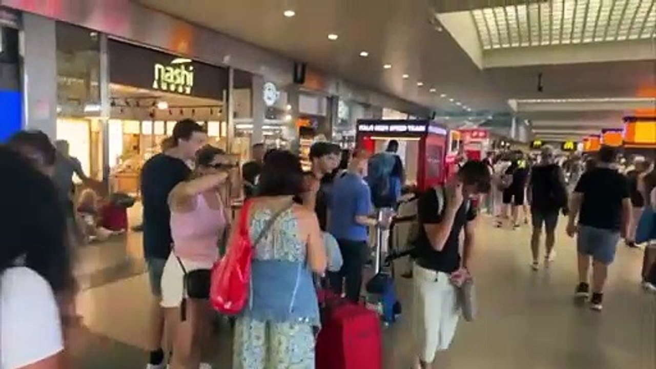 Alta velocità, caos alla stazione Termini per il blocco della circolazione fra Roma e Napoli. Disagi anche verso Milano