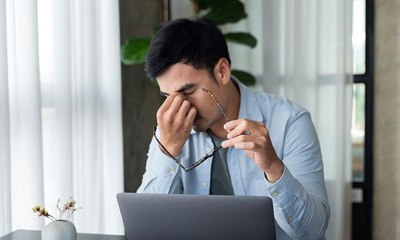 المجهود العقلي الكبير قد يسبب مشاعر سلبية