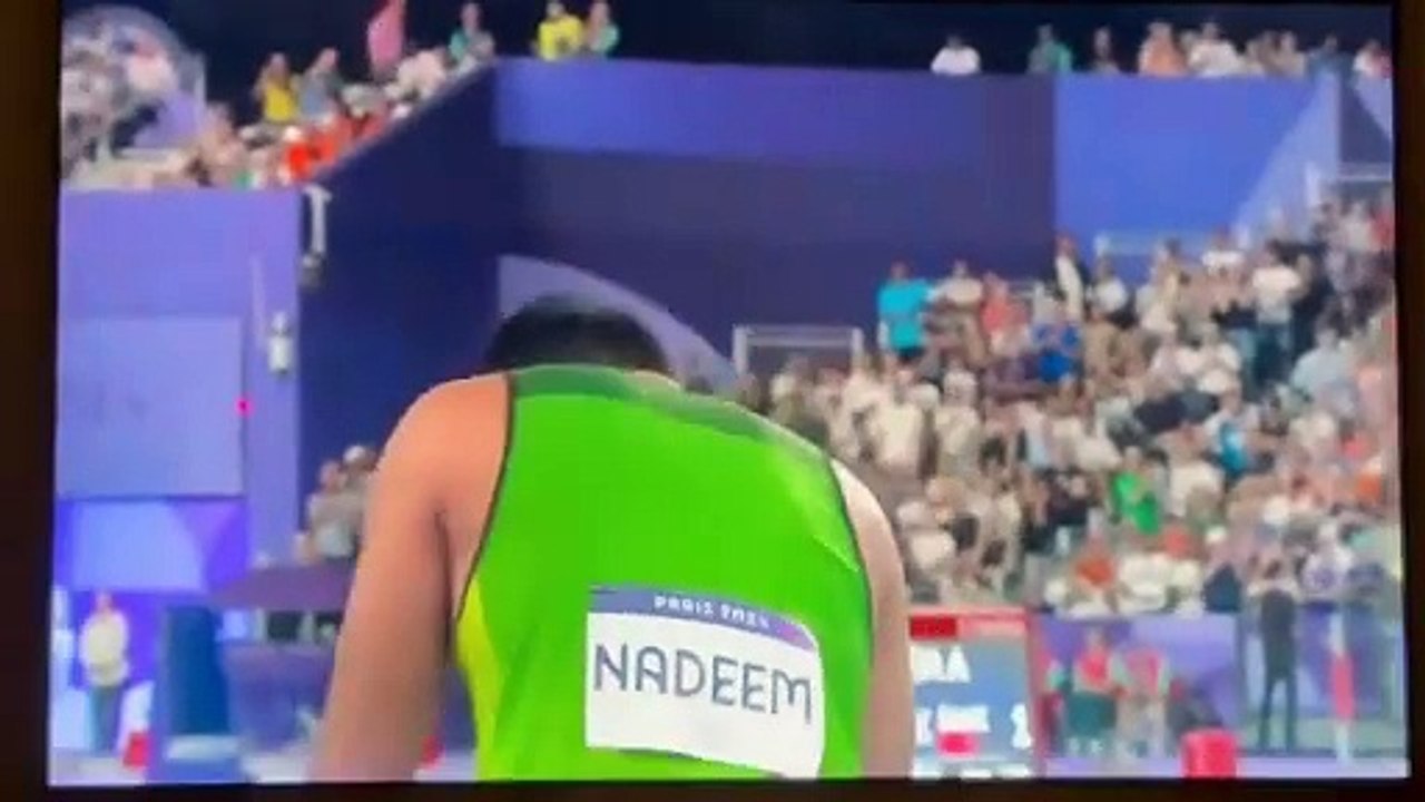 The match for the gold is still on but wow WHAT A THROW! A new Olympic world record at 92.97, Arshad is closer to the gold than anyone else.  #ArshadNadeem #ParisOlympics2024