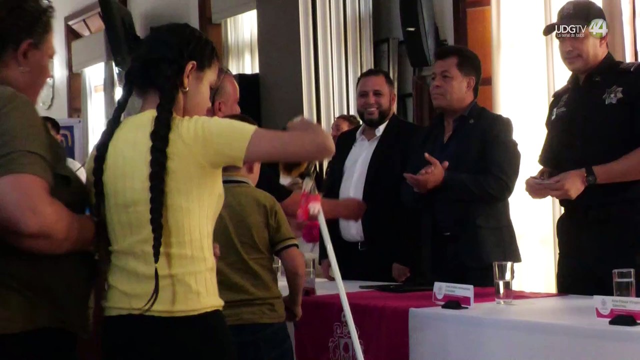 Gdl entregó brazaletes con geolocalización a niñas, niños y adultos mayores