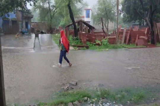 Monsoon Rain : जयपुर में सवेरे से ही बादलों ने गाया मेघ मल्हार, प्रदेश में जमकर बारिश