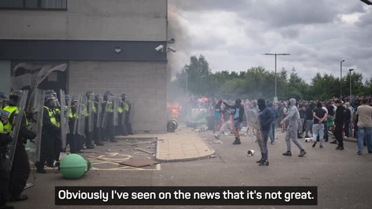 Marathon preparation means Mahamed has 'no idea what's going on' with UK race riots