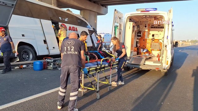 Ankara'da otobüs köprü ayağına çarptı