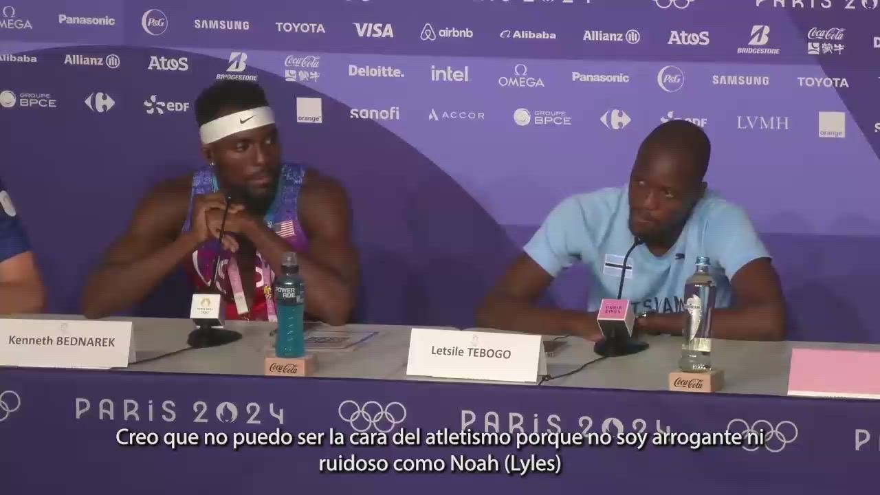 Rajada espectacular del campeón de 200 metros: el americano a su lado se quedó a cuadros