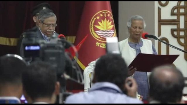 Il premio Nobel Yunus ha giurato e guida il governo del Bangladesh