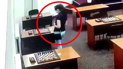 Graban a la campeona rusa de ajedrez envenenando el tablero de su rival con mercurio