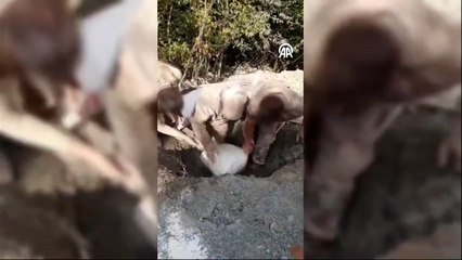 Kars'ta PKK/KCK operasyonunda toprağa gömülü yaşam malzemesi ele geçirildi