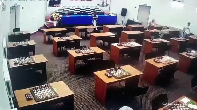 Une tricheuse aux échecs prise en flag