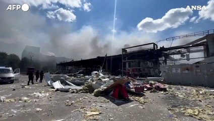 Ucraina, bombe russe su un supermercato nella citta' di Kostyantynivka: morti e feriti