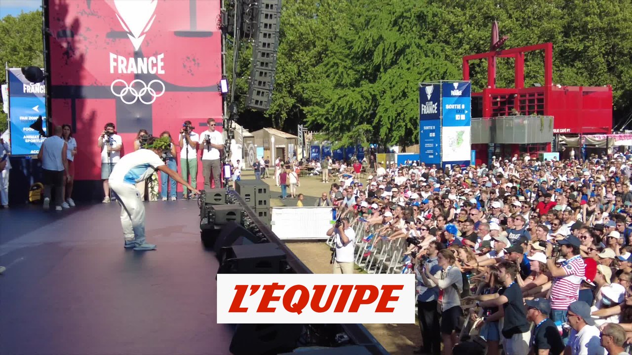 Dans les coulisses à Paris avec le surfeur Kauli Vaast - JO 2024 - Surf