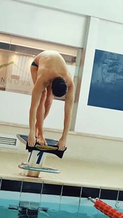 Le nouveau champion olympique Thomas Ceccon critique vivement le village olympique