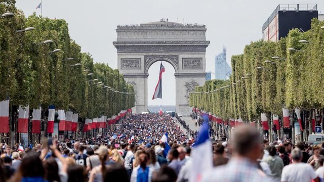 JO Paris 2024 : une grande parade aura lieu en septembre sur les Champs-Élysées