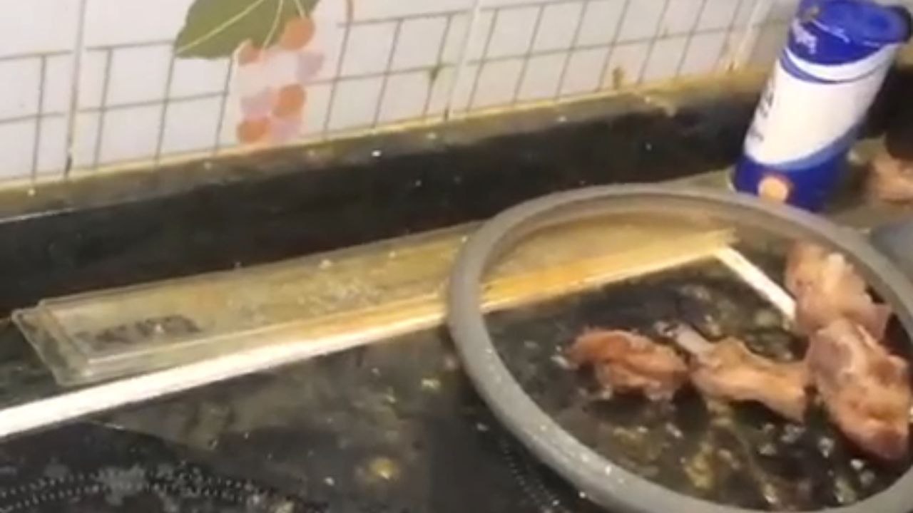 Kitchen mayhem: Pressure cooker explosion causes damage and broth spill