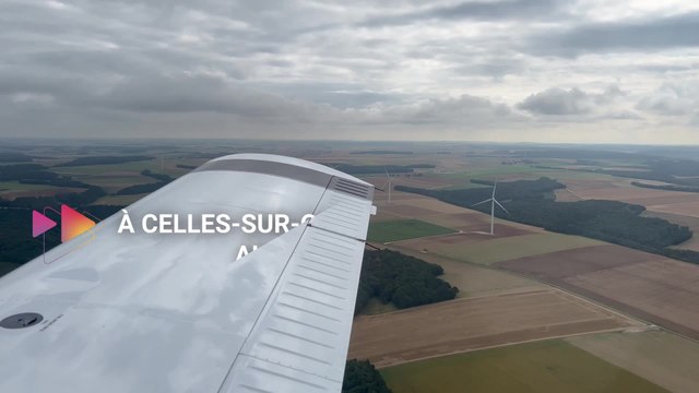 À Celles-sur-Ource, baptême en avion au-dessus des vignes