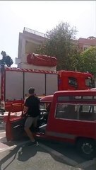 Estampa su coche contra un bar en el sur de Tenerife