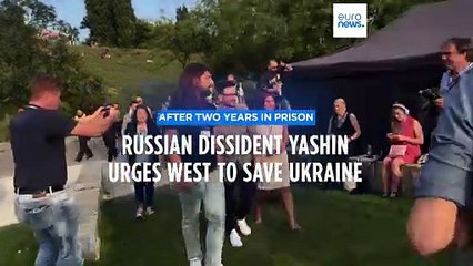 Freed Russian prisoner Ilya Yashin urges supporters to 'save Ukraine' in Berlin