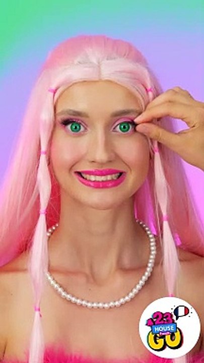 Noir VS Rose ?  Transformation Barbie Maquillage 