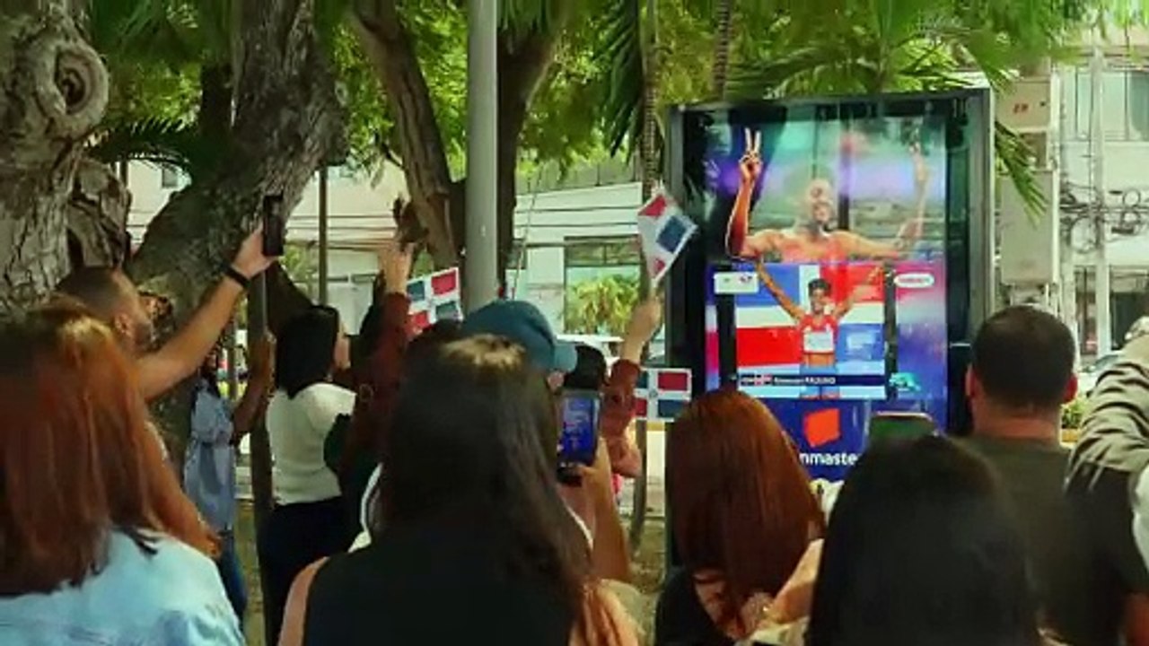 Signmaster realiza histórica transmisión en vallas de la carrera olímpica de Marileidy Paulino