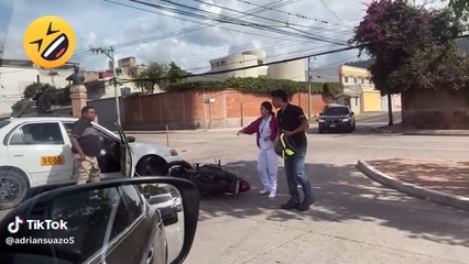 Hondureña defiende a su novio tras accidente