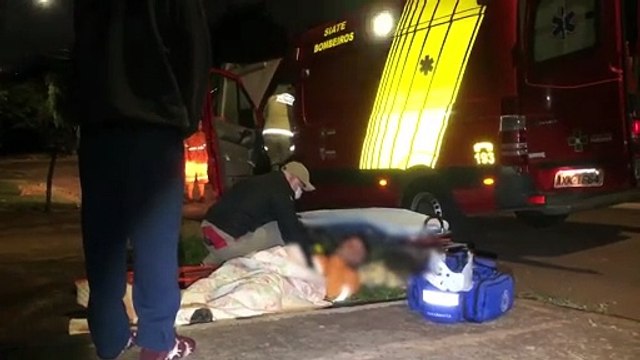 Trabalhador da coleta de lixo fica ferido ao enroscar em fio e sofrer queda no Pioneiros Catarinenses