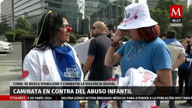 Cientos de personas realizan una caminata en la Ciudad de México para denunciar el abuso infantil