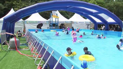 아시아 최대 인공폭포 앞에서 즐기는 여름 물놀이 / YTN