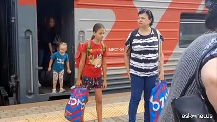 Incursione Ucraina a Kursk, treno con sfollati arriva a Mosca