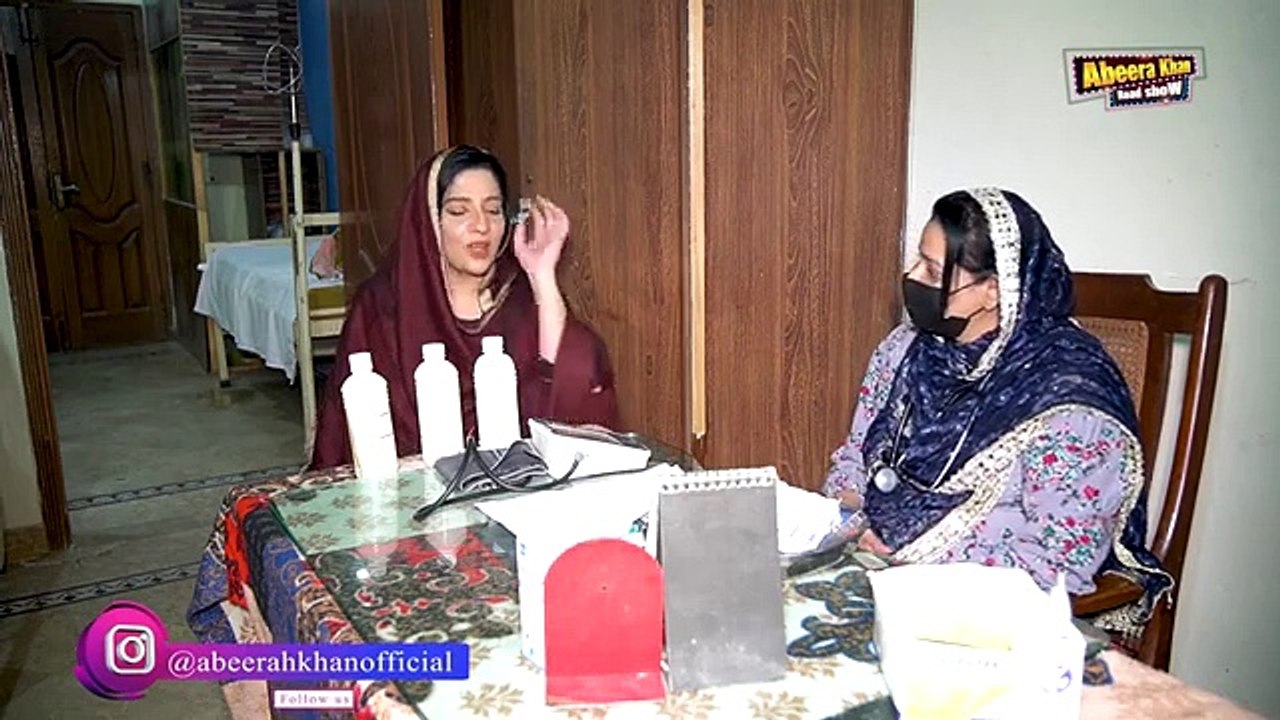 Dr.Abeera_ne_patient_bhaga_diya___Abeera_Khan_Funny_Show(360p)