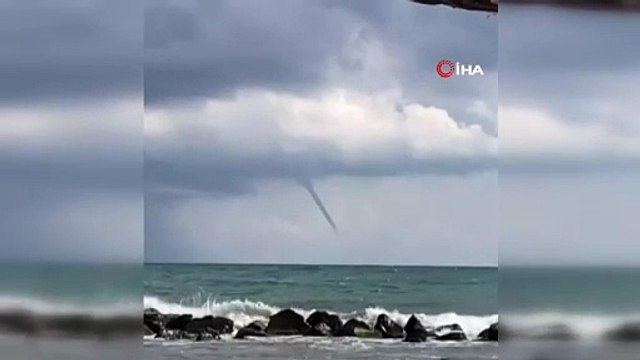 Sakarya'da denizde oluşan dev hortum böyle görüntülendi