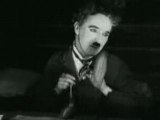 Chaplin - Gold rush bread danse