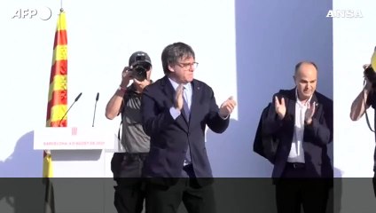 Puigdemont torna in Spagna: "Siamo ancora qui"