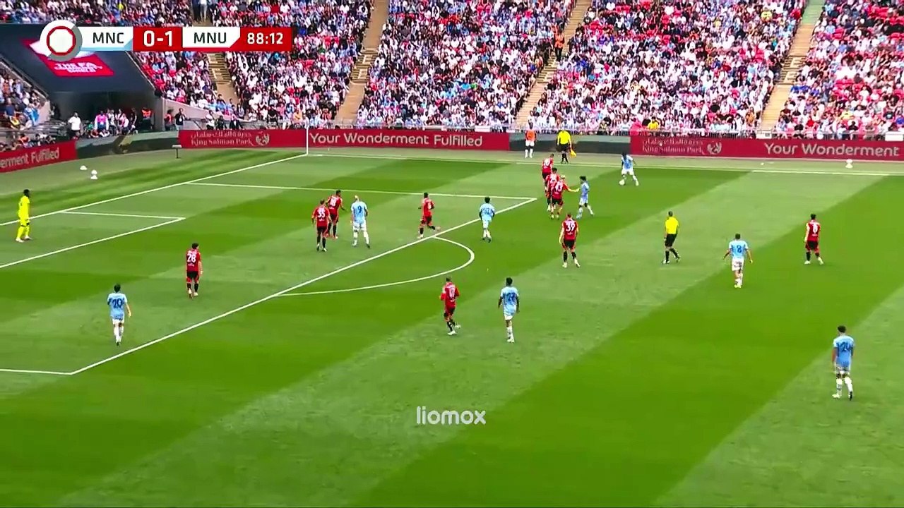 | GOAL: BERNARDO SILVA EQUALISES!!!  Man United 1-1 Man City