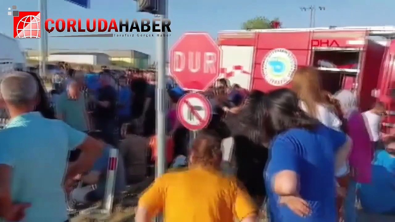 Araç, İşçi Servisine Çarptı: 11 Yaralı