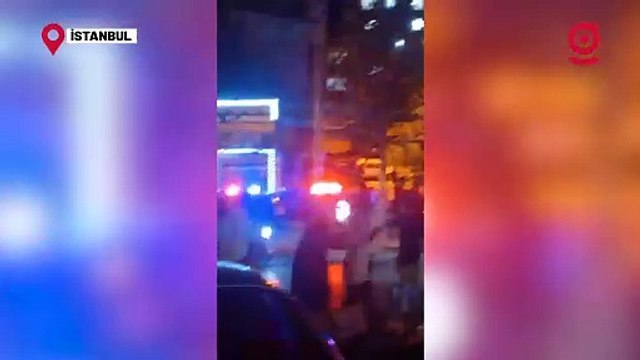 Esenyurt'ta kendi sokaklarında düğün yapan Karçık ailesinin düğününü onlarca resmi ve sivil araçlarla basan yüzlerce polis, düğün sahibi 5 kişiyi gözaltına aldı.