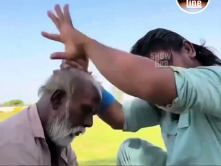 Hindistan’da ilginç kafa masajı