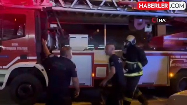 Bursa'da 7 Katlı Apartmanın Giriş Katında Yangın