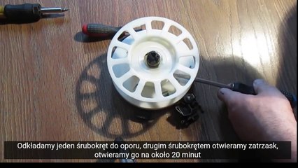 Jak naprawić sprężynę śrubową odkurzacza piorącego.