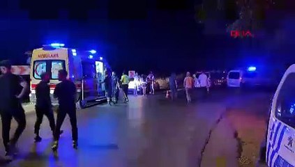 BURSA 'da hafif ticari araç takla attı: 3 yaralı