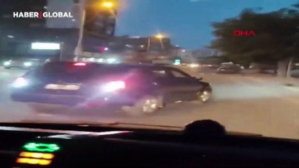 Ambulansa yumrukla saldırdı; o anlar kamerada