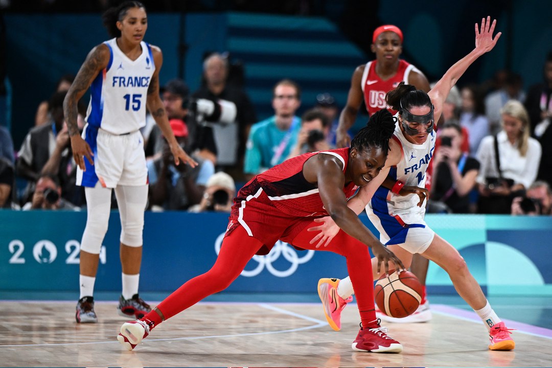 AR 11 USA FRANCE OOV