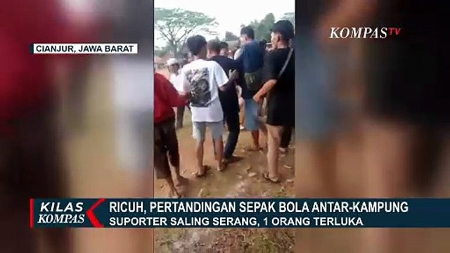 16 Detik-Detik Suporter Bola Tarkam di Cianjur Saling Serang! 1 Orang Terluka