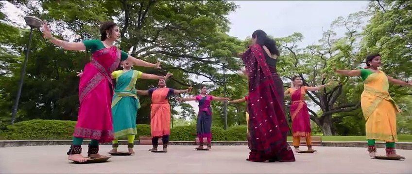 Anupama Parameswaran (Thalli Pogathey) Belly tease