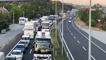 İstanbul yolu durdu; kilometrelerce araç kuyruğu kamerada